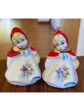 Vintage HULL Pottery LITTLE RED RIDING HOOD Salt & Pepper Shakers - 3.25"